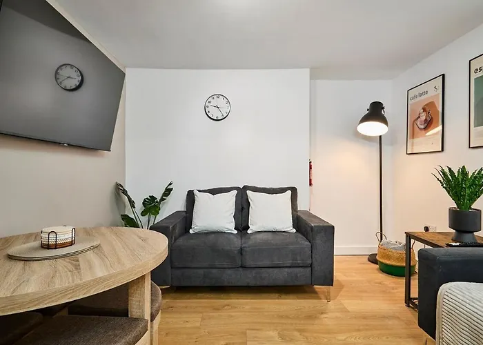 Luxury Lower-level Two Bed 利兹