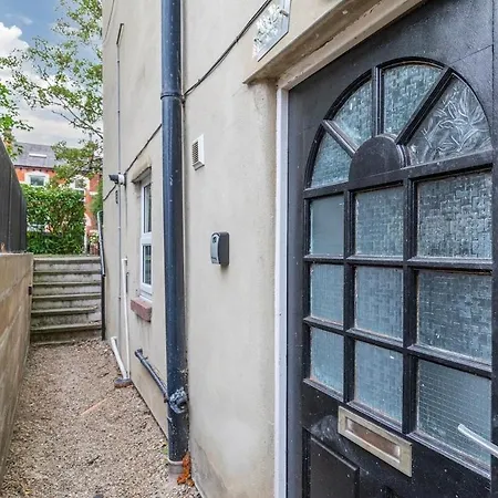 Luxury Lower-level Two Bed Apartment *