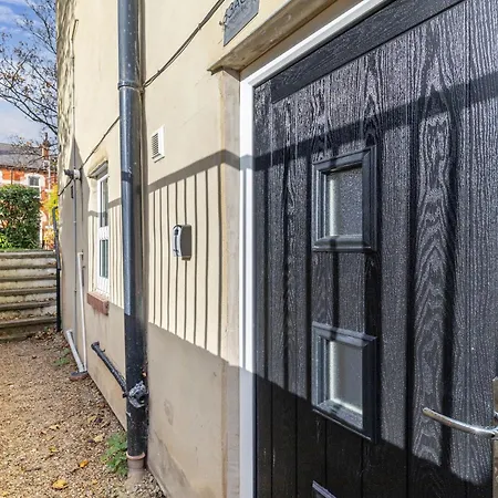 Ash Grove * Leeds (West Yorkshire)
