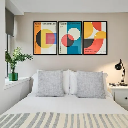 Luxury Lower-level Two Bed *